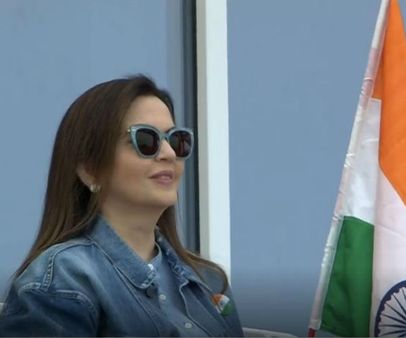 ஆனாலும் இது ஓவர்.. கஷ்டமா போன மேட்ச்சை சட்டுன்னு இந்தியா பக்கம் கொண்டு வந்தது இந்த பெண்ணா?