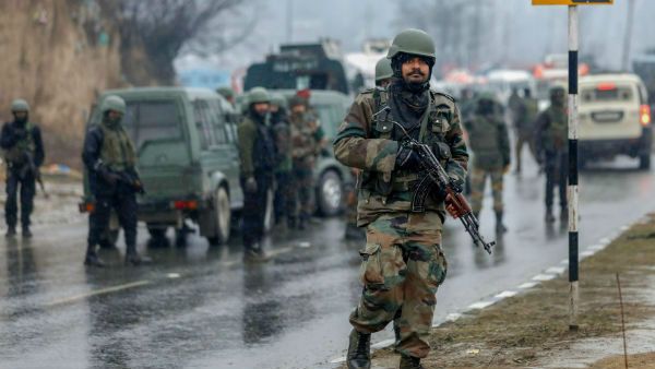 புல்வாமாவில் மீண்டும் ஒரு பெரிய அட்டாக் நடத்த தீவிரவாதிகள் சதி.! இந்தியாவை எச்சரித்த பாக்.,