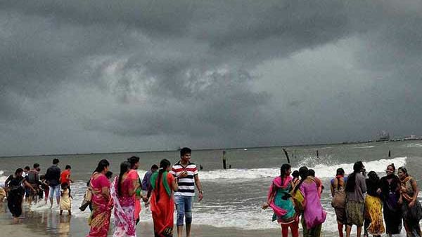 அய்யா மழையை பாத்தீங்களா.. கடைசியா கேரளா வந்துச்சு.. அப்புறம் காணாமபோச்சு.. மோசமான அபாயத்தில் இந்தியா