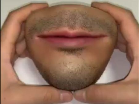 பார்க்கவே பயமா இருக்கே.. இதுல எப்படிங்க பணத்தை வச்சு எடுகிறது?