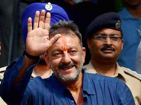 சஞ்சய் தத்தை முன்கூட்டியே விடுவித்தது மகாராஷ்டிர மாநில அரசுதான்.. பேரறிவாளனுக்கு ஆர்டிஐ பதில்