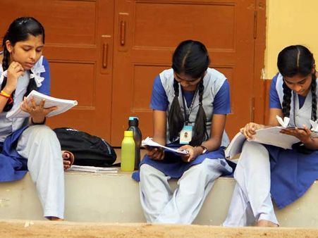 புக்ஸோட வாட்டர் பாட்டிலையும் மறக்காம கொண்டு வாங்க.. சென்னை நிலைமை மோசமடைகிறது!