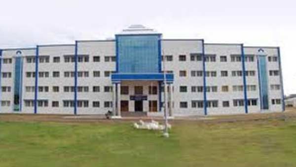 தமிழகத்தில் பல்கலைக்கழகங்கள் அதிரடி.. தகுதியற்ற பேராசிரியர்களை உடனடியாக பணி நீக்க உத்தரவு