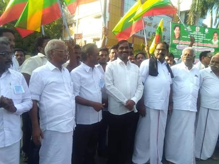 ஹைட்ரோகார்பனுக்கு எதிராக அணிசேர்ந்த கடலோர மாவட்டங்கள்...600 கி.மீ நீளத்துக்கு மனித சங்கிலி போராட்டம்