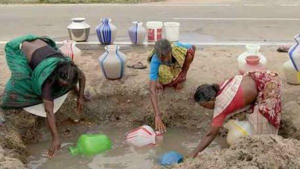 இதோ.. இப்படி கழிவு நீர்தான் எங்களுக்கு சாப்பாட்டுக்கு.. கண்ணீர் விடும் பரிதாப மக்கள்