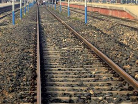 மதுரை - தூத்துக்குடி இரட்டை ரயில் பாதை திட்டம். தமிழக அரசு ஒத்துழைக்காததால் தாமதம்.! மத்திய அரசு