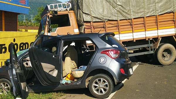 அருவியில் குளிக்க வந்தவர்கள் மீது.. லாரி மோதி.. உட்கார்ந்த நிலையிலேயே 2 பேர் பலி