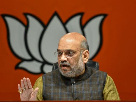 அவசர கூட்டத்திற்கு அழைப்பு விடுத்த பாஜக உயர்மட்ட குழு.. கர்நாடக அரசியல் நிலவரம் குறித்து ஆலோசனை