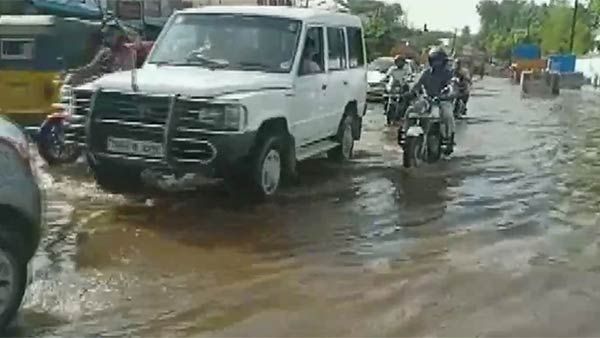 எங்கெங்கும் தண்ணீர்ப் பஞ்சம்.. குழாய் உடைந்து வீணான லட்சக்கணக்கான லிட்டர் குடிநீர்.. மதுரையில் அவலம்