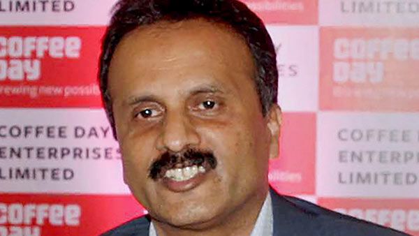 ஊழியர்களுக்கான கடிதத்தில் உள்ளது வேறு.. சித்தார்த்தா கையெழுத்து மாறுபடுகிறது.. வருமான வரித்துறை