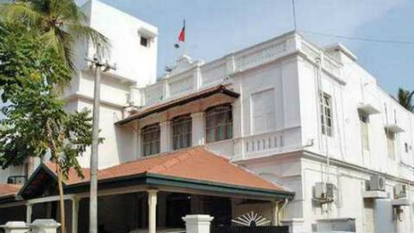 கருணாநிதி மகள் செல்வியின் பேத்திக்கும் அதிமுகவின் மதுசூதனனின் அக்கா பேரனுக்கும் நிச்சயதார்த்தம்