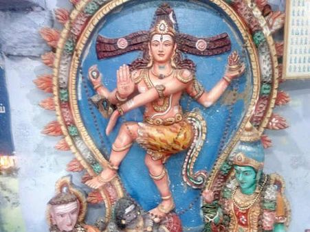 குலசையில் காலில் விழுந்த கணவன்... பேயுருவம் எடுத்து கயிலை சென்ற காரைக்கால் அம்மையார்