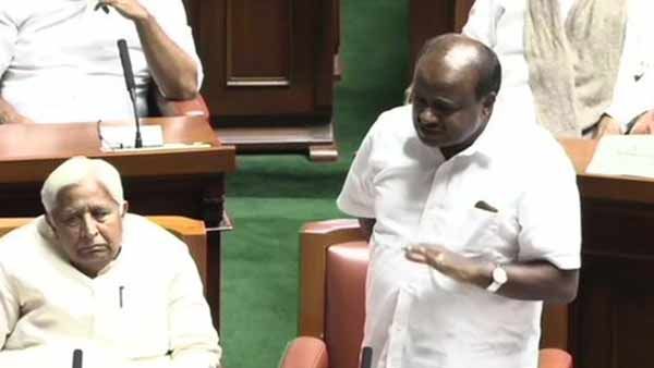 அதிருப்தி எம்எல்ஏக்களை நடு தெருவில் கொண்டு வந்து நிறுத்திவிட்டீர்கள்.. சட்டசபையில் குமாரசாமி ஆவேசம்