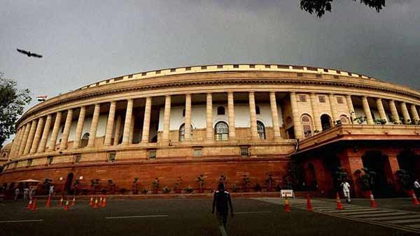 ராஜ்யசபாவில் இன்று முத்தலாக் மசோதா... பாஜகவுக்கு ஆதரவாக அதிமுக வெளிநடப்பு?