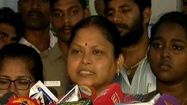 முகிலனை கடத்தி அடைத்து வைத்து துன்புறுத்தினர்.. நேரில் சந்தித்த பிறகு மனைவி பூங்கொடி பரபரப்பு பேட்டி