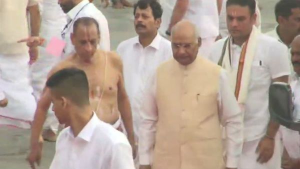 திருப்பதி சென்று ஏழுமலையான தரிசித்த ஜனாதிபதி ராம்நாத் கோவிந்த்.. விவிஐபி தரிசனத்தில் வழிபட்டார்