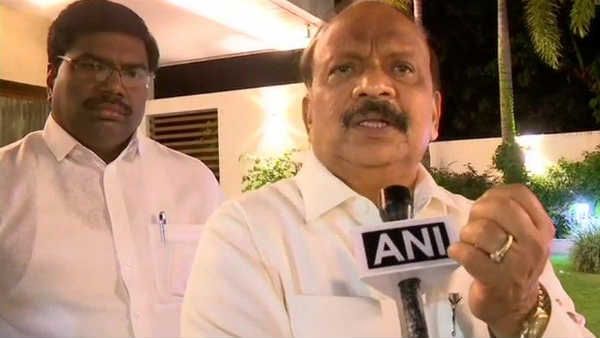 கர்நாடக அரசுக்கு மேலும் ஒரு அடி.. பெங்களூர் காங்கிரஸ் எம்எல்ஏ ரோஷன் பெய்க் ராஜினாமா!