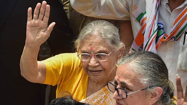 தொடர்ந்து மூன்று முறை முதல்வர்.. டெல்லியின் முகத்தையே மாற்றினார்.. இரும்பு பெண்மணி ஷீலா தீட்சித்