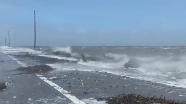 மிரட்டும் பேரி புயல்.. வெள்ளக்காடான நியூ ஆர்லியன்ஸ்.. சூறாவளியாக மாறுமோ என மக்கள் அச்சம்