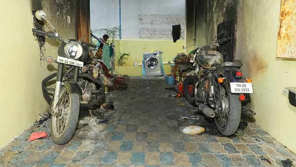 பொறாமை புடிச்சவனுங்க.. வாங்கி 2 நாள்தான் ஆகுது.. இப்படி தீயில் கருக வெச்சிட்டானுங்களே!