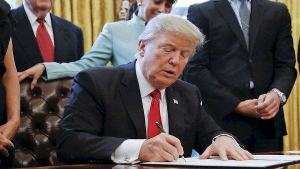 இந்தியர்களுக்கு மகிழ்ச்சியான செய்தி.. அமெரிக்கா பச்சைக்கொடி.. நிறைவேறியது கிரீன் கார்டு மசோதா