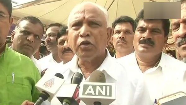 அவர் எளிய மனிதர்.. உருகிய எடியூரப்பா.. உடைந்து அழுத குமாரசாமி.. சித்தார்த்தா உடலுக்கு அஞ்சலி!