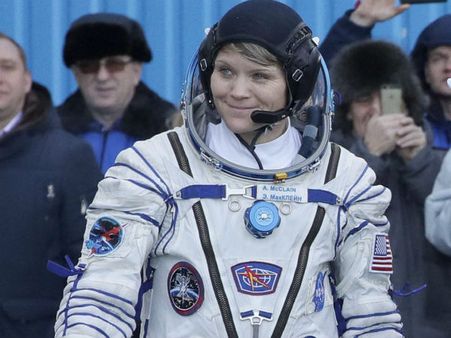 வானத்தையும் விடலையா நீங்க.. 