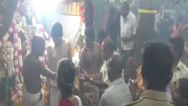 காஞ்சிபுரத்தில் பக்தர் கூட்டம்.. சேலத்திலும் எழுந்தருளிய அத்தி வரதர்.. பக்தர்கள் பரவசம்