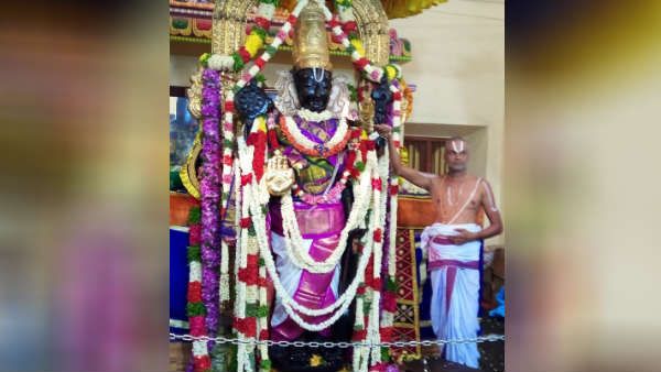 அத்திவரதரை பார்க்க முடியலையா அத்தி மரத்தில் உருவான ஶ்ரீவானமுட்டி பெருமாளை தரிசிக்கலாம்