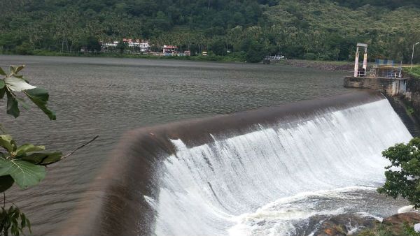 அய்யோ.. தென்காசியில பிறந்தவங்க கொடுத்துவச்சவங்க.. குற்றாலமும்.. குண்டாறும் எப்படி மயக்குது பாருங்க