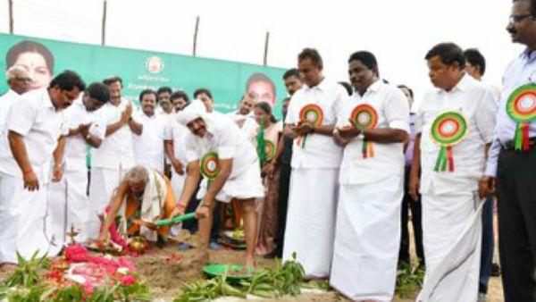 தலைப்பாகை கட்டி.. வேட்டியை மடிச்சுக் கட்டி... மண்வெட்டியைத் தூக்கி.. அசத்திய முதல்வர் பழனிச்சாமி!