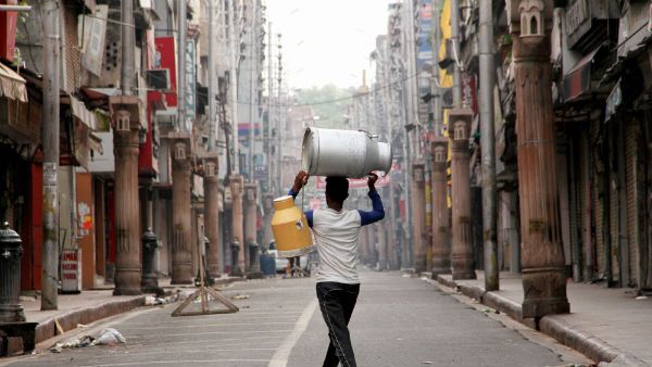 1990களில் கூட இவ்வளவு மோசம் இல்லை.. இன்று காஷ்மீர் நிலைமை தெரியுமா.. குமுறும் பத்திரிக்கையாளர்கள்