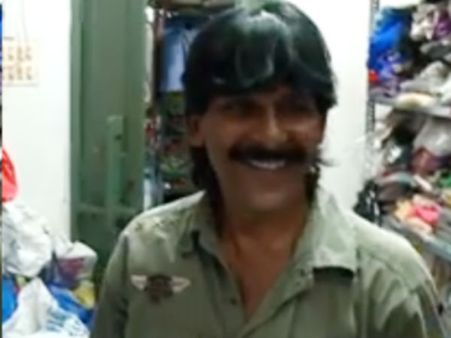 பக்ரீத் விற்பனைக்கு வாங்கிய மொத்த துணிகளையும்.. வெள்ளத்தால் பாதித்த மக்களுக்கு கொடுத்த வியாபாரி