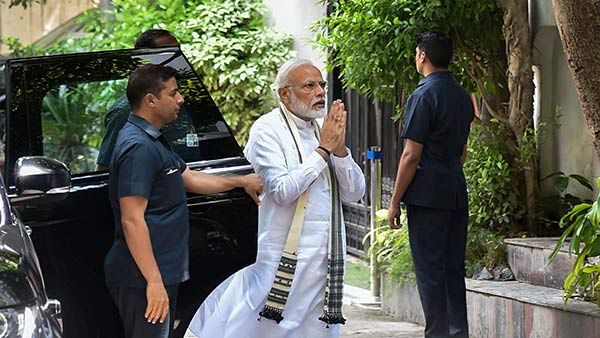 3 நாடுகள் சுற்றுப் பயணத்தை முடித்ததும் மோடி செய்த முதல் வேலை என்ன தெரியுமா?