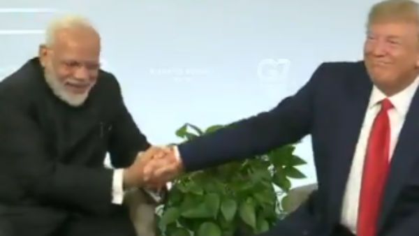 இந்த காட்சியை இம்ரான் கான் மட்டும் பார்த்தாரு.. நொந்திடுவாரு! டுவிட்டர்வாசிகளின் நக்கல்