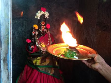 சோமவார பிரதோஷம் - நந்தி அபிஷேகத்திற்கு என்ன வாங்கிக்கொடுத்தால் என்ன பலன் தெரியுமா?