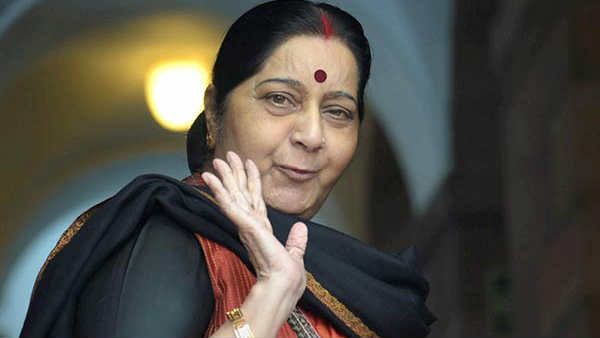 செவ்வாய் கிரகத்தில் இருந்தால் கூட இந்திய தூதரகம் உதவும்.. டிவிட்டரில் ஹீரோவாக வலம் வந்த சுஷ்மா!