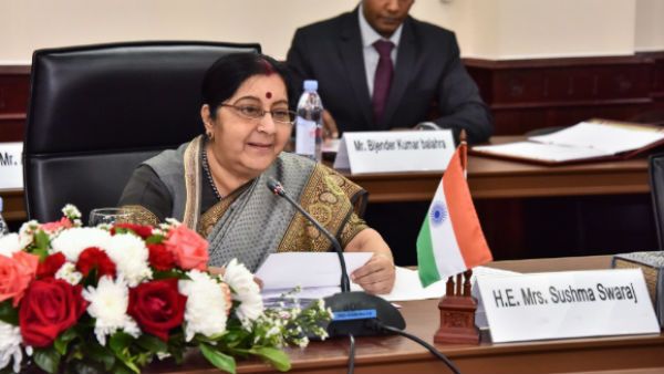 25 வயதிலேயே எட்ட முடியாத உயரத்தை தொட்டவர்.. ஓடோடி உதவிய கரங்கள்.. போய் வாருங்கள் சுஷ்மா சுவராஜ்!