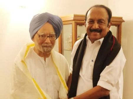 இளைய தம்பி! குடும்பத்தோடு விருந்துக்கு வாங்க... வைகோவுக்கு மன்மோகன்சிங் அழைப்பு