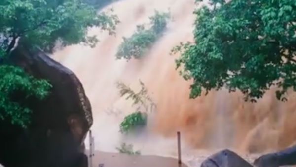 வேலூரில் கனமழை.. திருப்பத்தூர் ஜலகாம்பாறை அருவியில் வரலாறு காணாத வெள்ளப்பெருக்கு! - வீடியோ