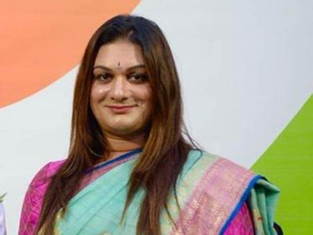 ''தினகரனை தலைவராக ஏற்க முடியலை.. வெளியேறிட்டேன்''- மகிளா காங். அப்சரா ரெட்டி பேட்டி