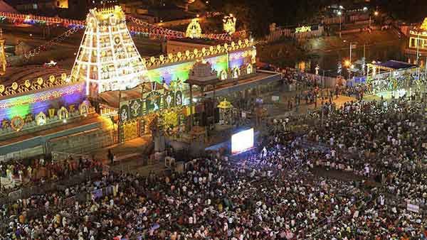 திருமலையில பிரம்மோற்சவம்: பூலோக வைகுண்டமாக மின்னும் ஏழுமலையான் கோவில்
