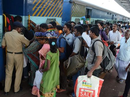 பொங்கல் முன்பதிவு.. தொடங்கிய சில நிமிடங்களில் டிக்கெட் காலி.. தென் மாவட்ட பயணிகள் அதிர்ச்சி!