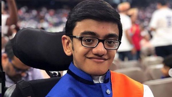 ஹவுடி மோடி நிகழ்ச்சியில் தேசிய கீதம் பாடிய ராப் இசை சிறுவன் ஸ்பார்ஷ் ஷா!