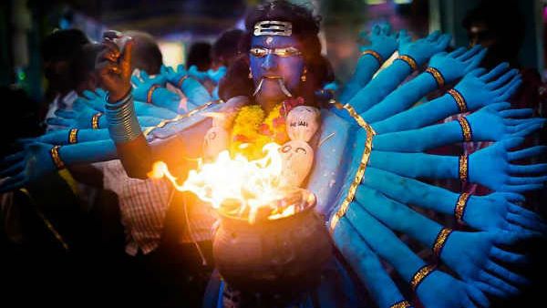 குலசேகரப்பட்டினம் தசரா திருவிழா.. சாமியாடிய இருவர் திடீர் மரணம்!