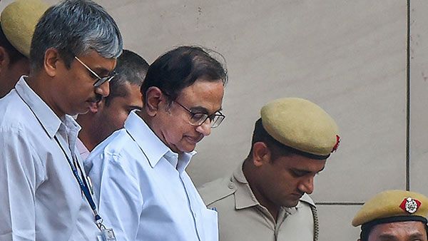 திகார் சிறைக்கு அனுப்புங்க.. காவல் நீட்டிப்பு வேண்டாம்.. சிபிஐ கோரிக்கையை நிராகரித்த சுப்ரீம் கோர்ட்