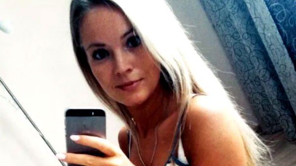 குளிக்க போன இளம்பெண் பரிதாப பலி.. சார்ஜரில் இருந்த செல்போன் பாத்-டப்பில் விழுந்ததால் சோகம்!