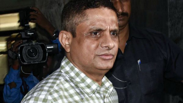 சாரதா நிதி மோசடி.. சிபிஐ சம்மனை கண்டுகொள்ளாத கொல்கத்தா மாஜி போலீஸ் கமிஷனர்.. அடுத்து கைதுதானா?