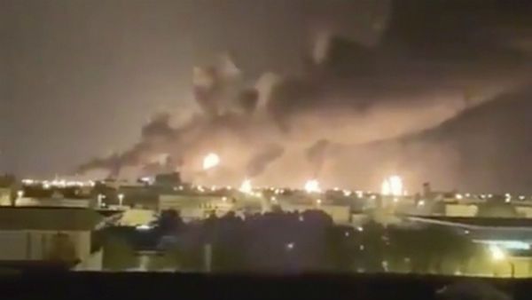 சவுதி அரேபியா எண்ணை சுத்திகரிப்பு நிலையம் மீது தாக்குதல்.. முஷ்டியை முறுக்கும் அமெரிக்கா