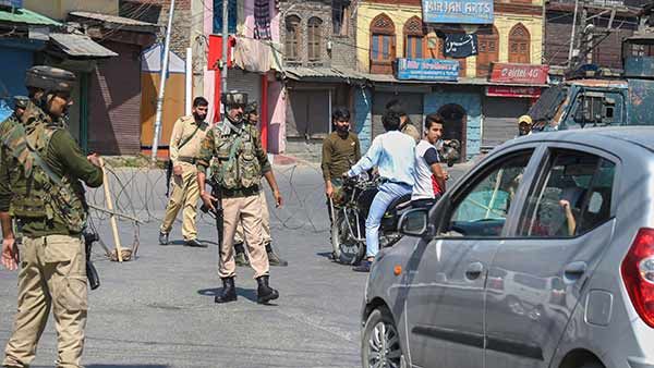காஷ்மீரில் மொகரம் ஊர்வலங்களுக்கு அனுமதி இல்லை! கடும் தடை உத்தரவுகள் அமல்!